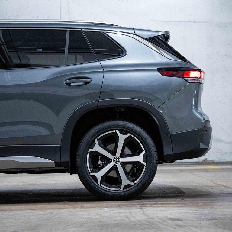new 2025 Volkswagen Tiguan car, priced at $36,019