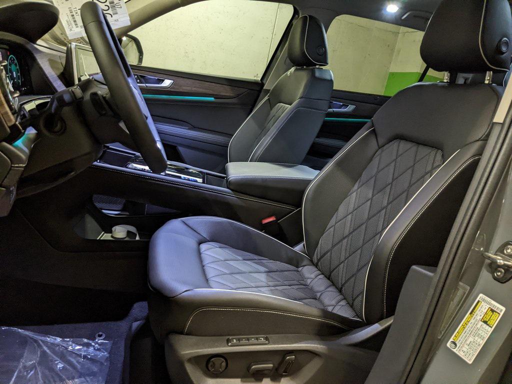 new 2025 Volkswagen Atlas car, priced at $48,151