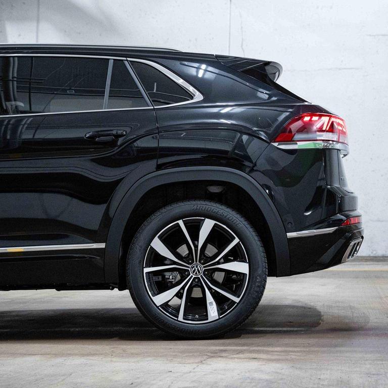 new 2026 Volkswagen Atlas Cross Sport car, priced at $53,293