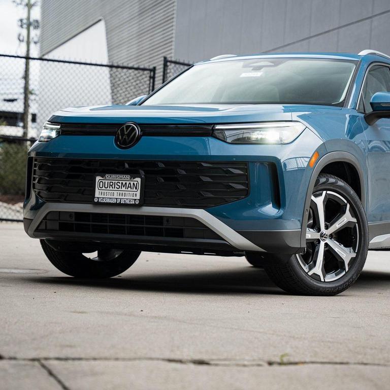 new 2025 Volkswagen Tiguan car, priced at $35,731