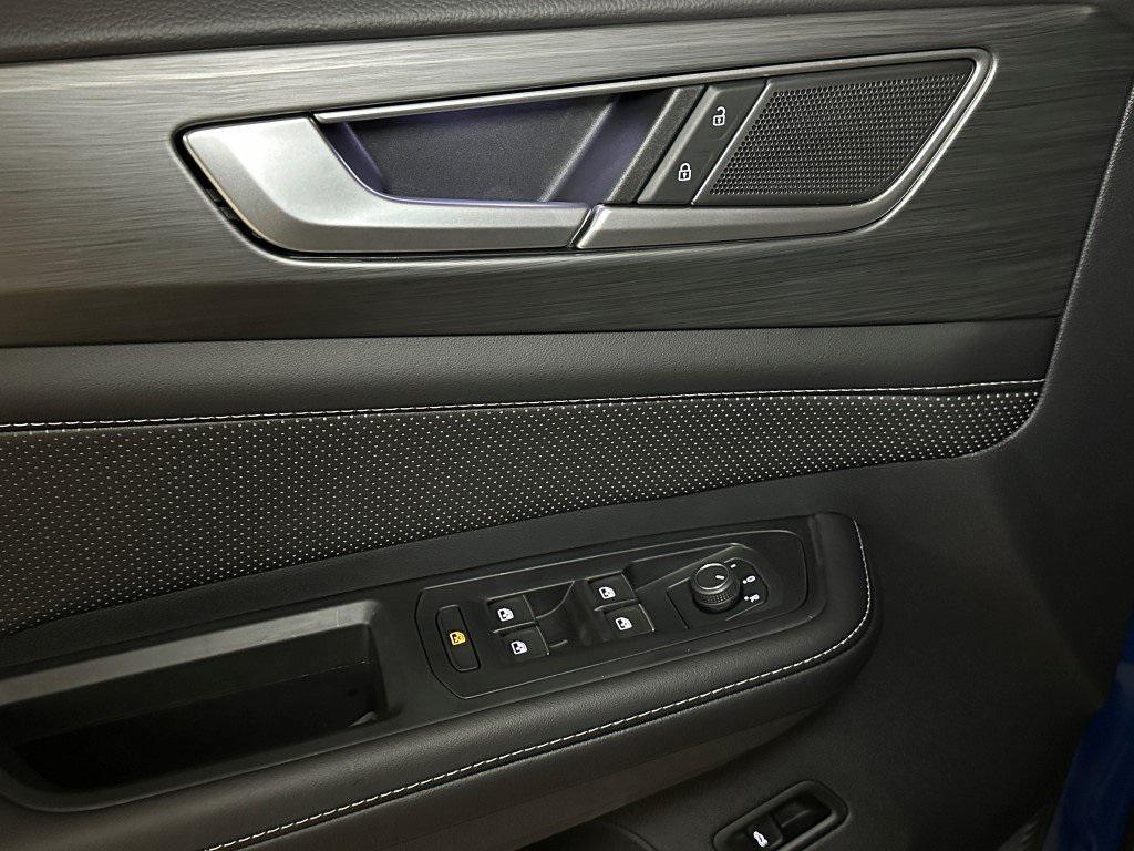 new 2025 Volkswagen Atlas Cross Sport car, priced at $40,411