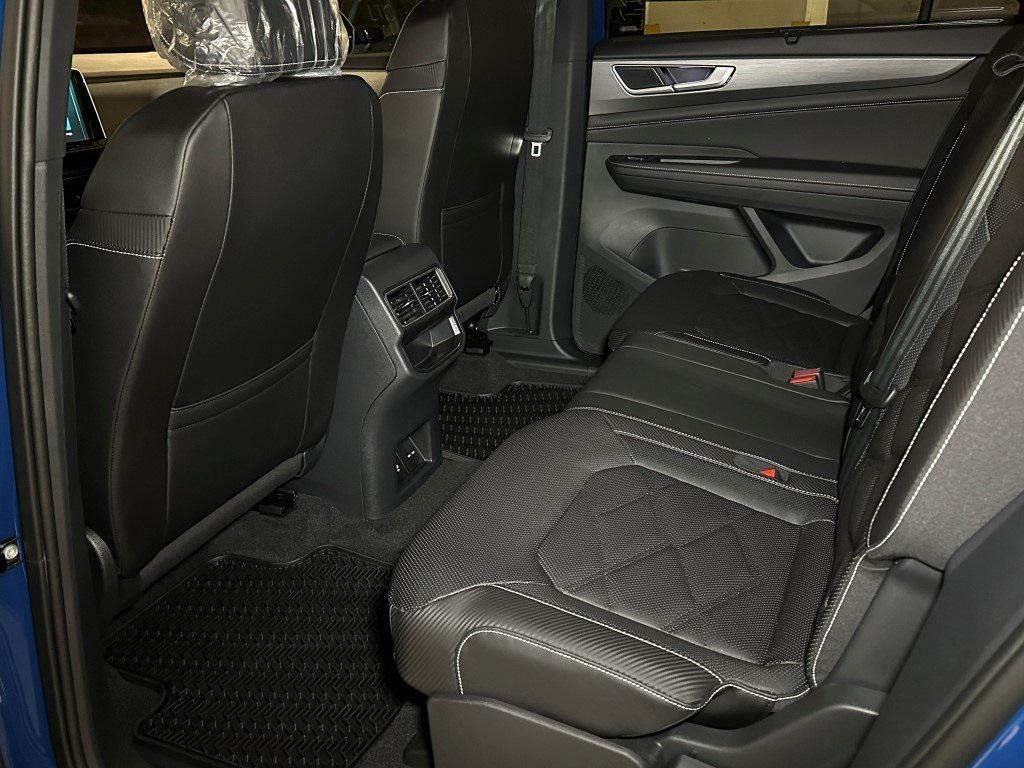 new 2025 Volkswagen Atlas Cross Sport car, priced at $40,411