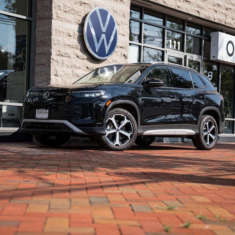 new 2025 Volkswagen Tiguan car, priced at $35,276