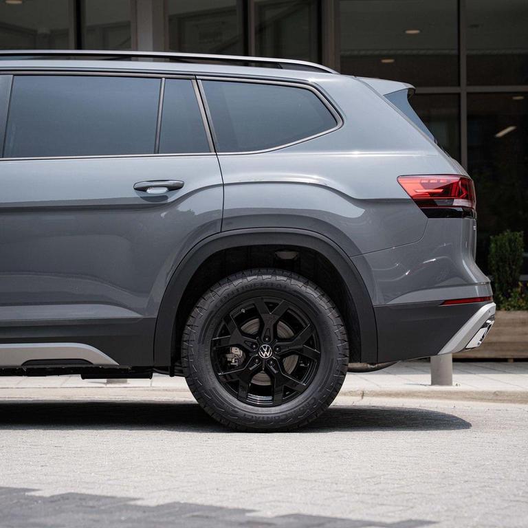 new 2025 Volkswagen Atlas car, priced at $41,796