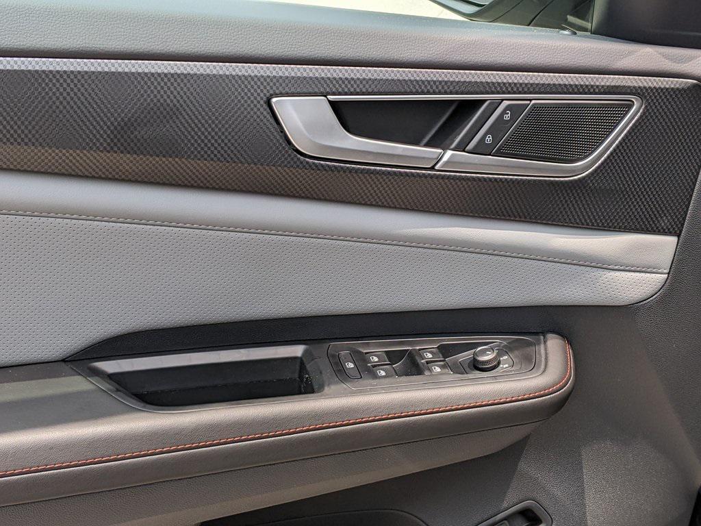 new 2025 Volkswagen Atlas car, priced at $41,796