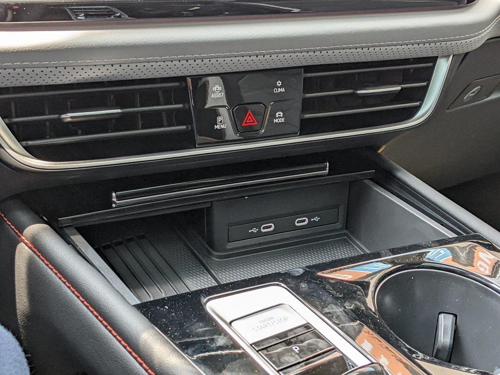 new 2025 Volkswagen Atlas car, priced at $41,796