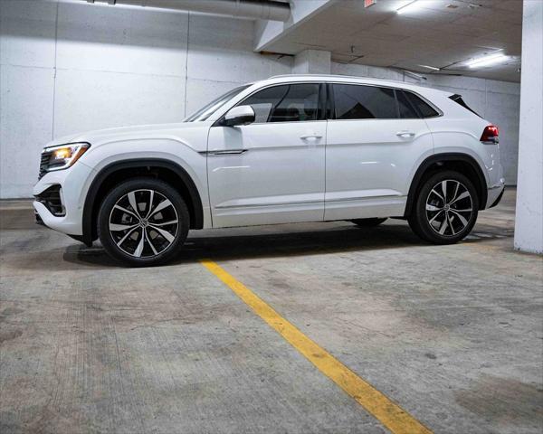 new 2024 Volkswagen Atlas Cross Sport car, priced at $51,306