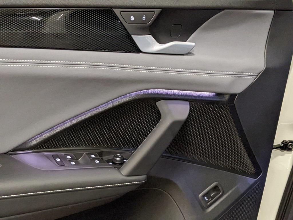 new 2025 Volkswagen Tiguan car, priced at $36,346