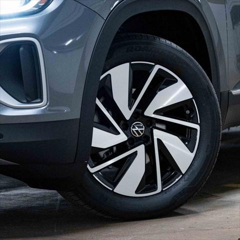 new 2025 Volkswagen Atlas car, priced at $49,656