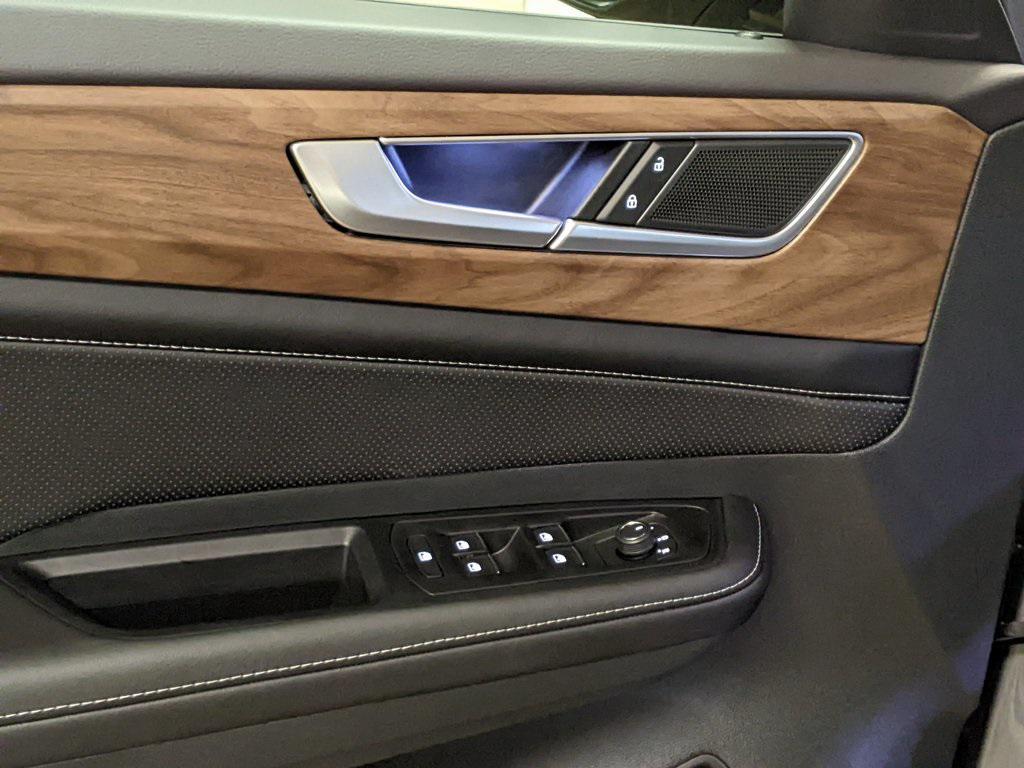 new 2026 Volkswagen Atlas car, priced at $45,943