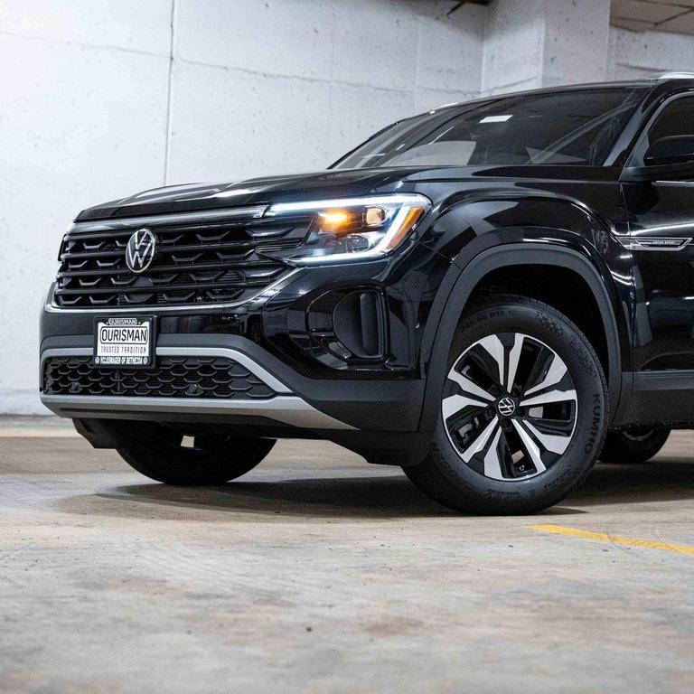 new 2026 Volkswagen Atlas Cross Sport car, priced at $42,681