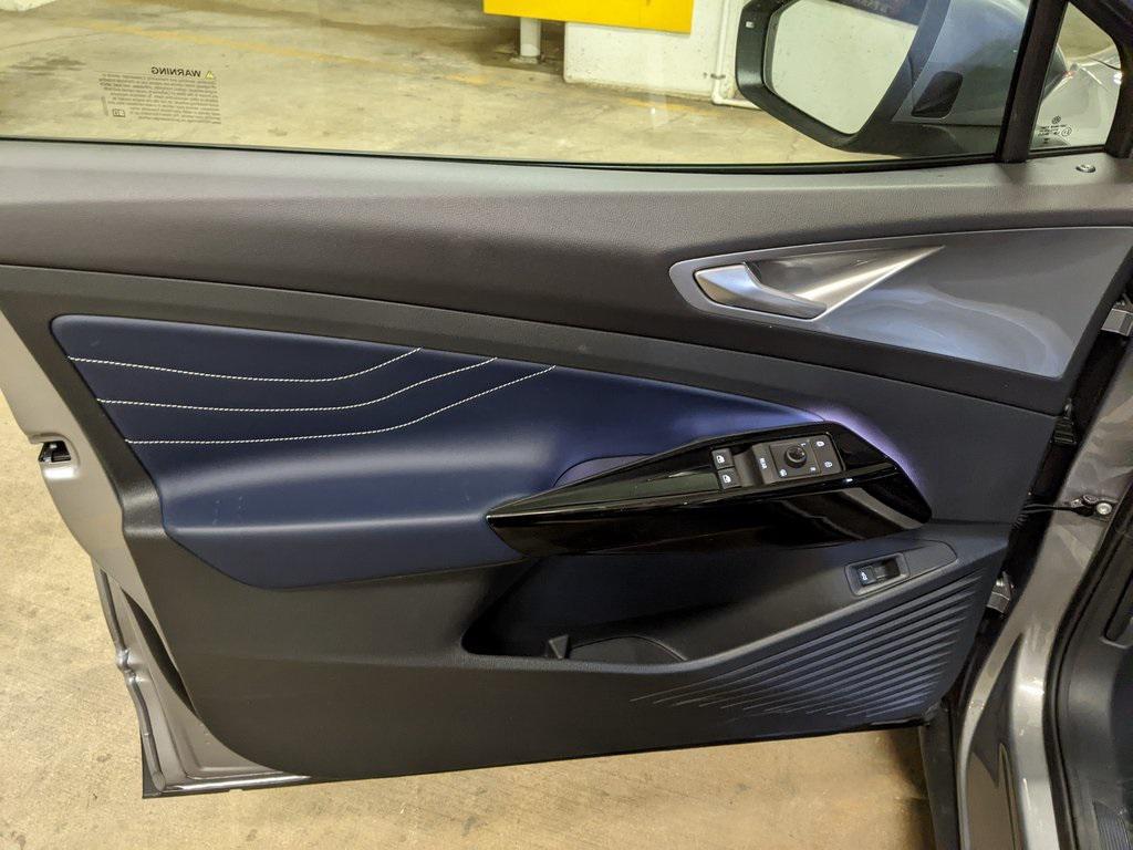 new 2025 Volkswagen ID.4 car, priced at $56,261