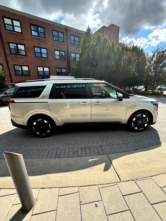 used 2025 Kia Carnival car, priced at $39,000
