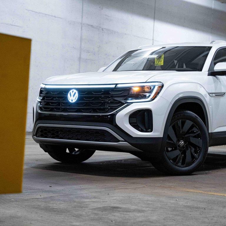 new 2026 Volkswagen Atlas Cross Sport car, priced at $45,001