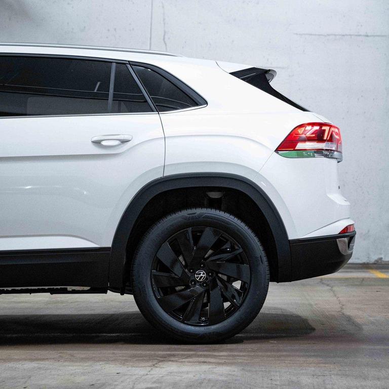 new 2026 Volkswagen Atlas Cross Sport car, priced at $45,001
