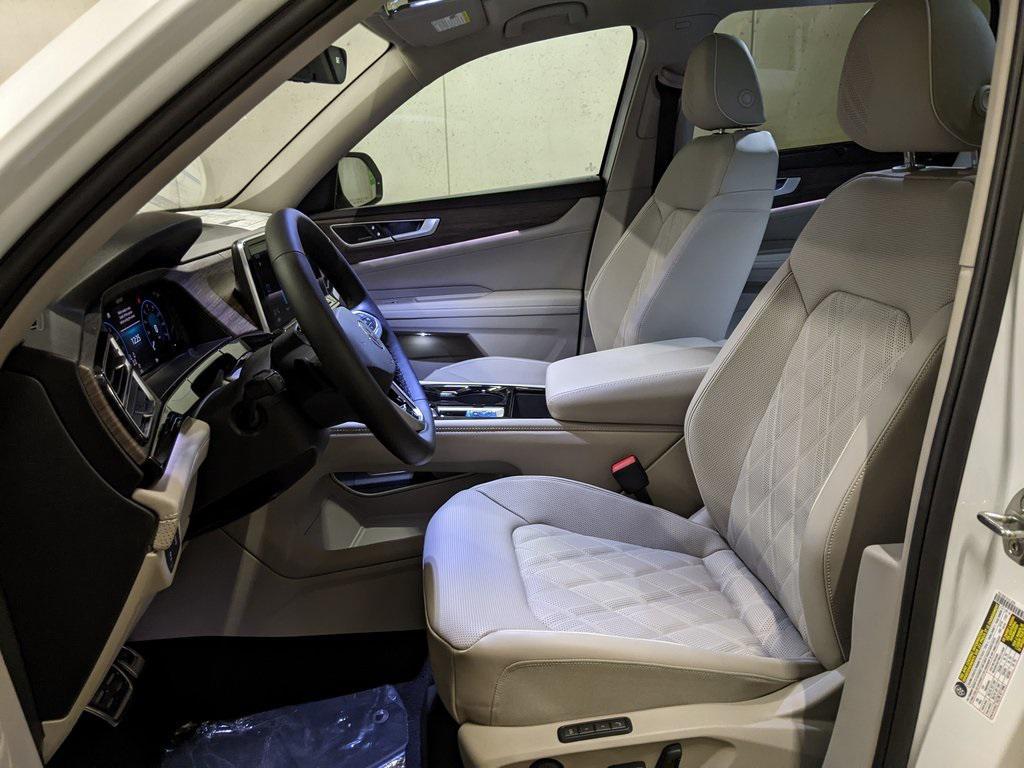 new 2026 Volkswagen Atlas car, priced at $54,566