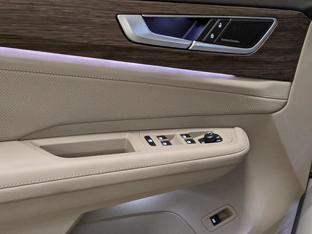 new 2026 Volkswagen Atlas car, priced at $54,566