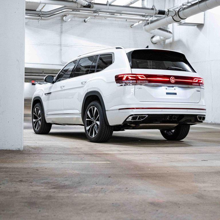 new 2026 Volkswagen Atlas car, priced at $54,566