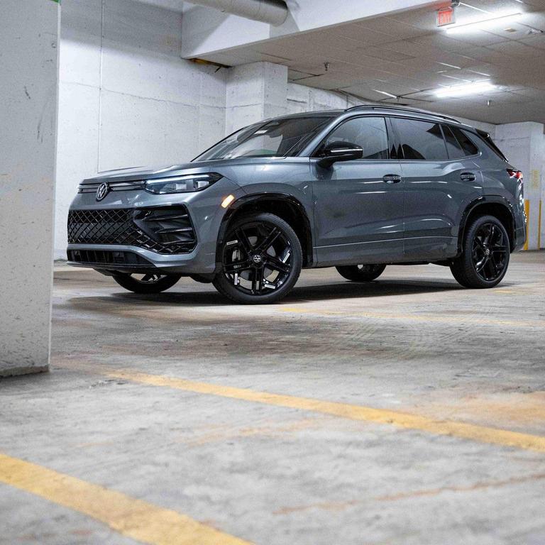 new 2025 Volkswagen Tiguan car, priced at $36,986