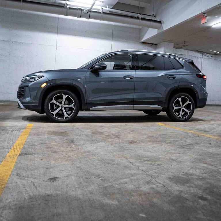 new 2025 Volkswagen Tiguan car, priced at $36,776