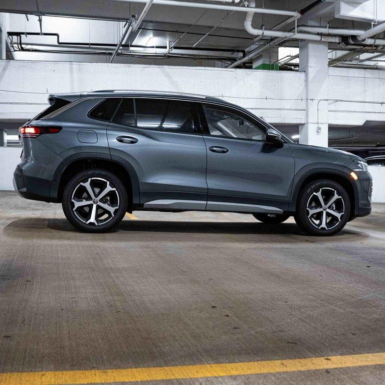 new 2025 Volkswagen Tiguan car, priced at $36,776
