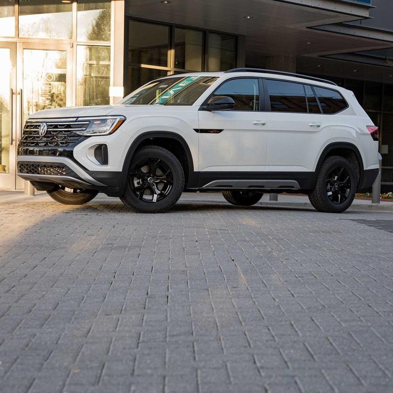 new 2025 Volkswagen Atlas car, priced at $42,416