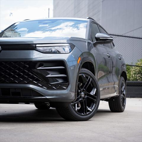 new 2025 Volkswagen Tiguan car, priced at $37,986