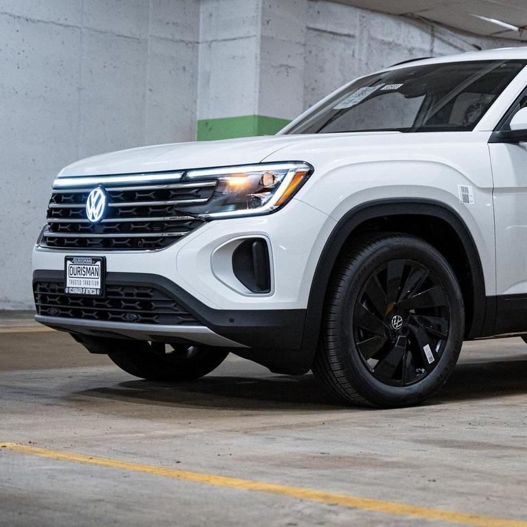 new 2025 Volkswagen Atlas car, priced at $40,552