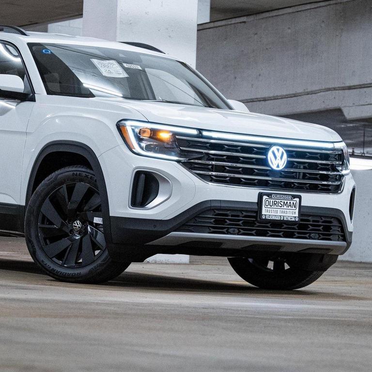 new 2025 Volkswagen Atlas car, priced at $40,552