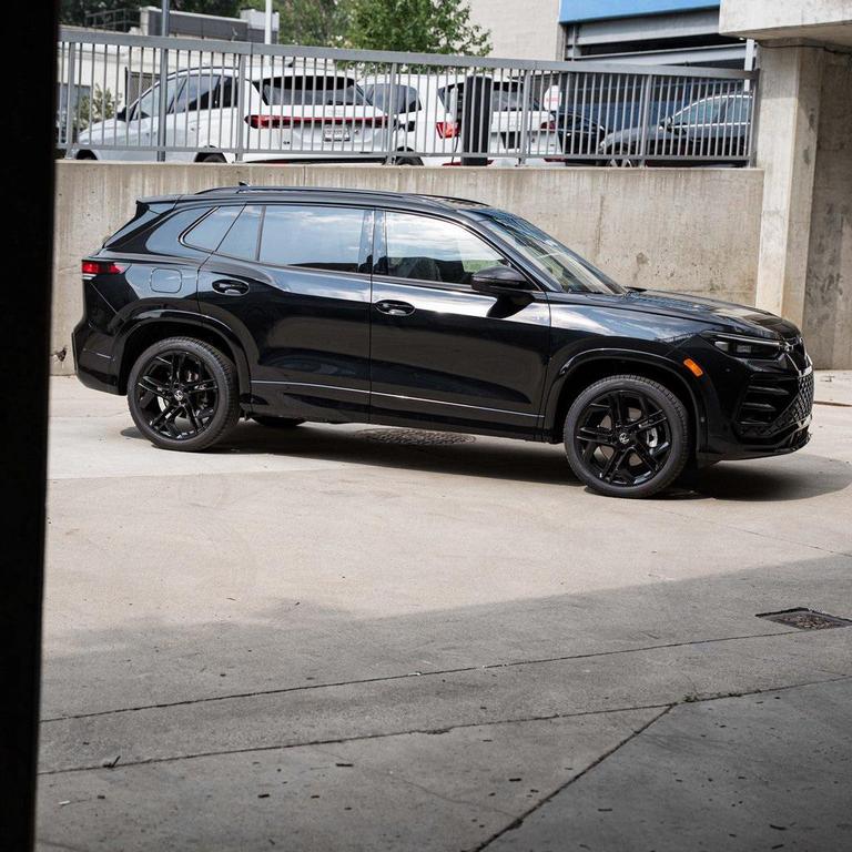 new 2025 Volkswagen Tiguan car, priced at $37,736