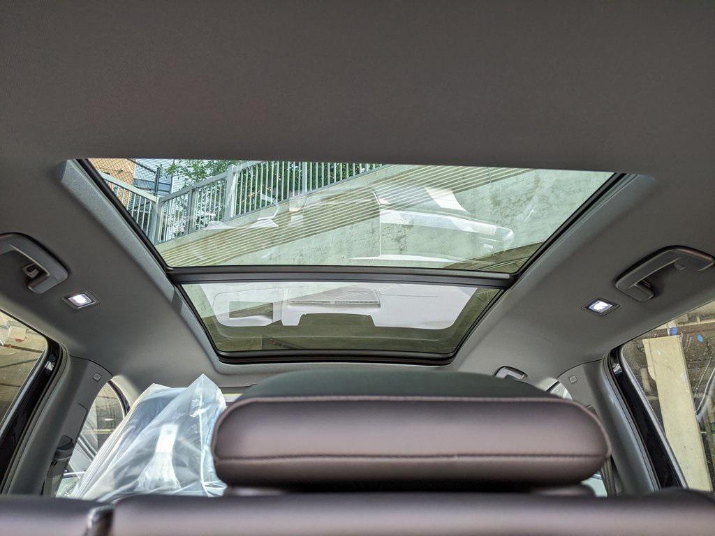 new 2025 Volkswagen Tiguan car, priced at $37,736