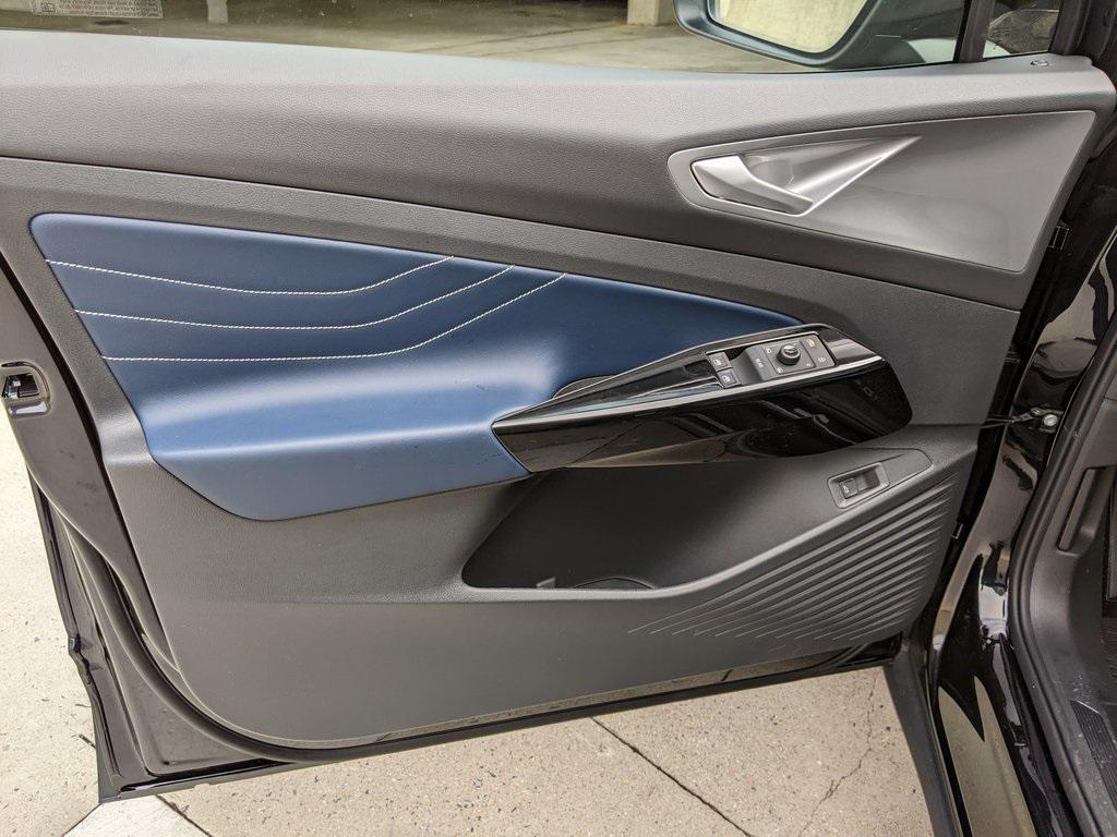 new 2025 Volkswagen ID.4 car, priced at $54,471