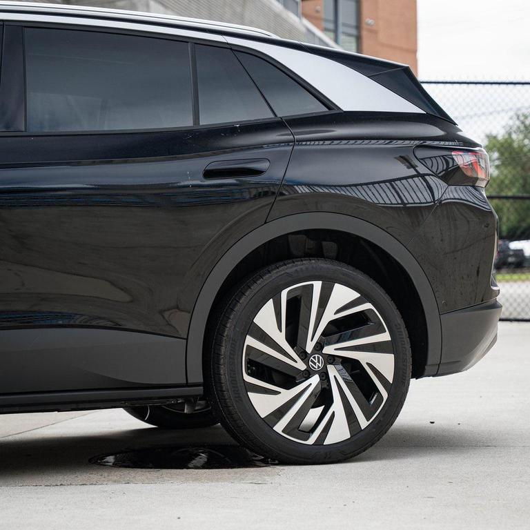 new 2025 Volkswagen ID.4 car, priced at $54,471