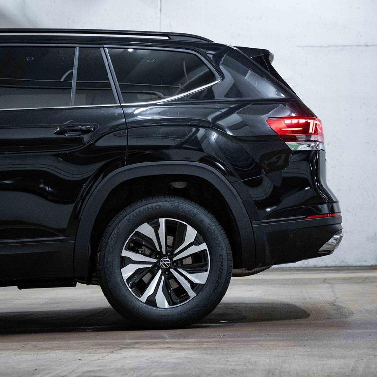 new 2026 Volkswagen Atlas car, priced at $39,734