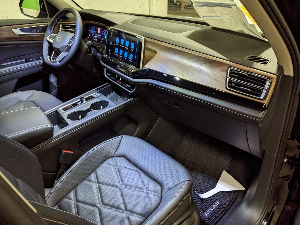 new 2026 Volkswagen Atlas car, priced at $39,734