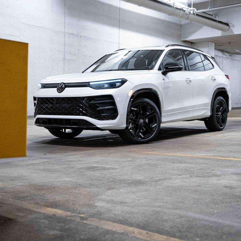new 2025 Volkswagen Tiguan car, priced at $39,191