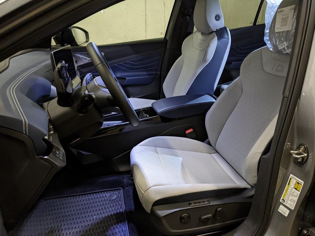 new 2025 Volkswagen ID.4 car, priced at $56,956