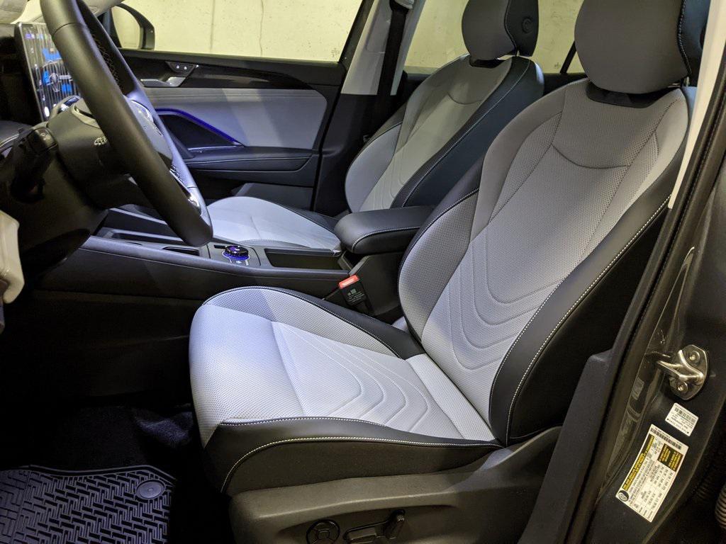 new 2025 Volkswagen Tiguan car, priced at $35,776