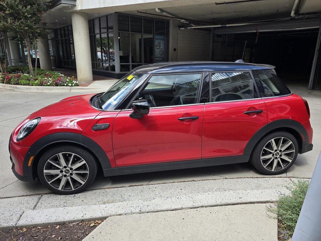 used 2024 MINI Hardtop car, priced at $28,000
