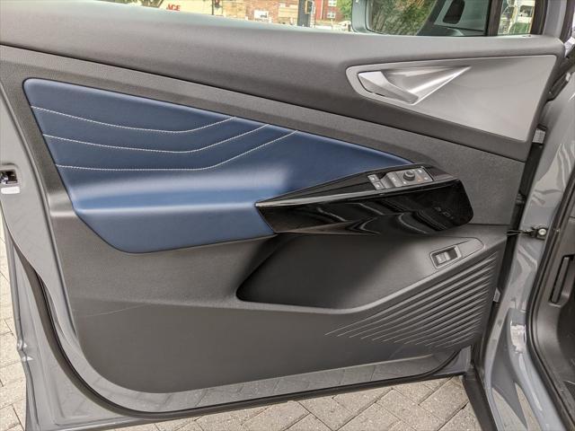 new 2025 Volkswagen ID.4 car, priced at $51,261