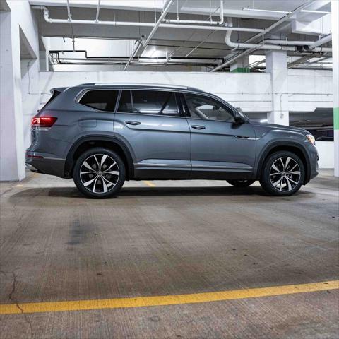 new 2025 Volkswagen Atlas car, priced at $48,696