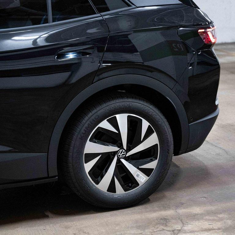new 2025 Volkswagen ID.4 car, priced at $47,271