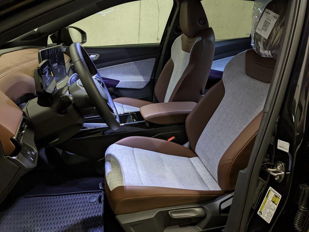 new 2025 Volkswagen ID.4 car, priced at $47,271