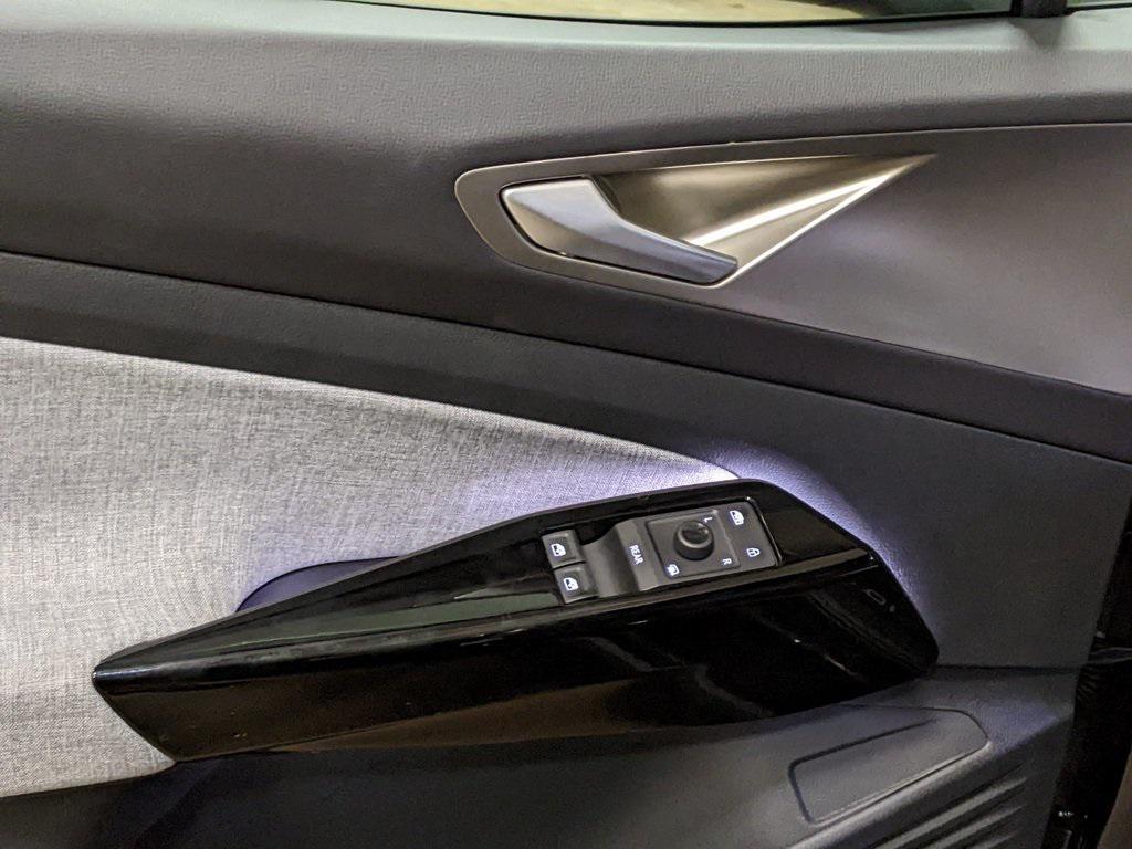 new 2025 Volkswagen ID.4 car, priced at $47,271