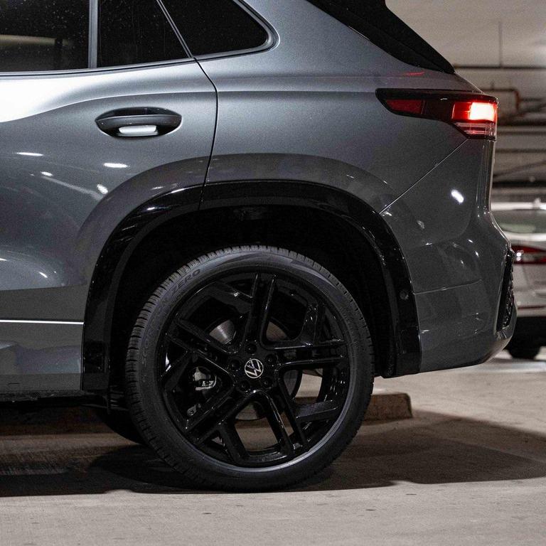 new 2025 Volkswagen Tiguan car, priced at $37,986