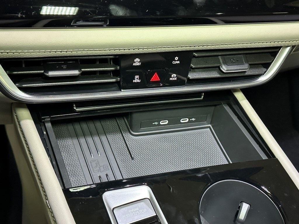 new 2025 Volkswagen Atlas car, priced at $40,052