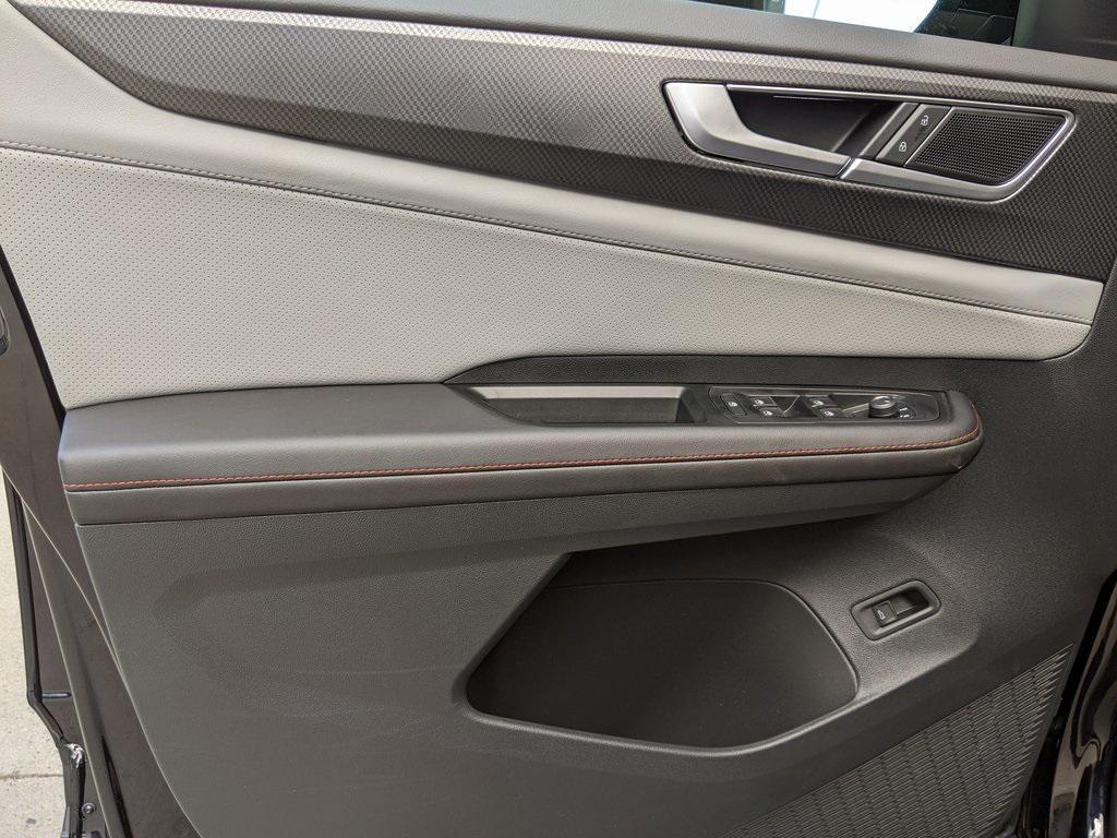new 2025 Volkswagen Atlas car, priced at $41,146
