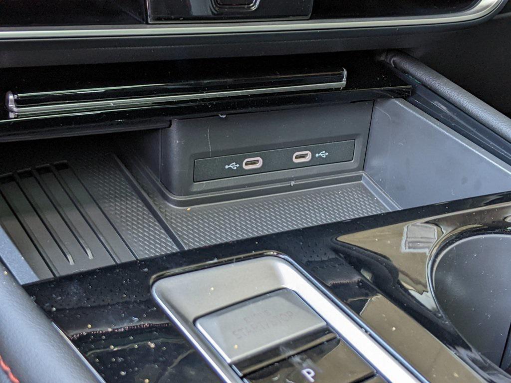 new 2025 Volkswagen Atlas car, priced at $41,146