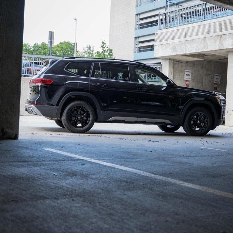 new 2025 Volkswagen Atlas car, priced at $41,146