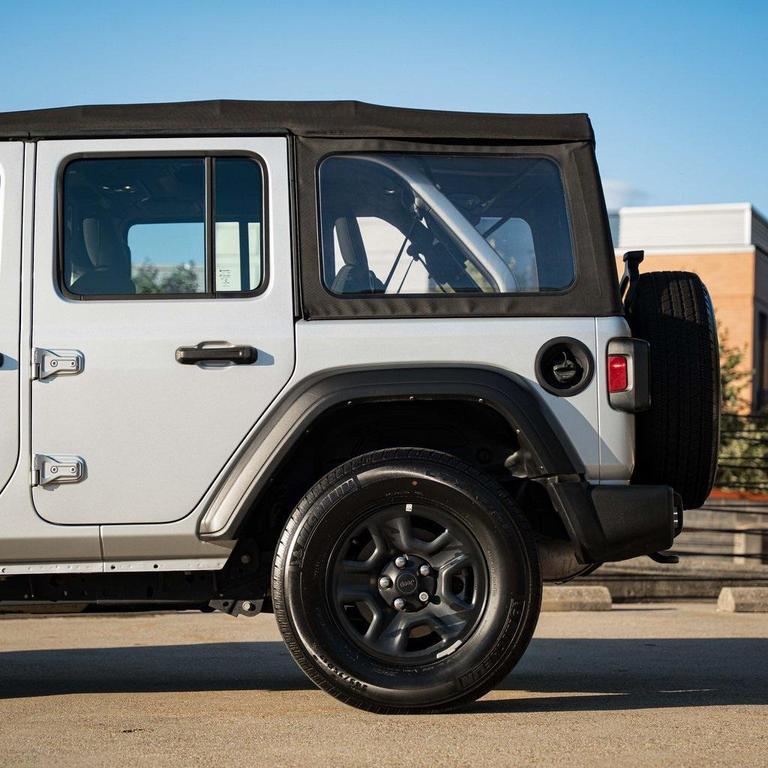 used 2022 Jeep Wrangler Unlimited car, priced at $28,000